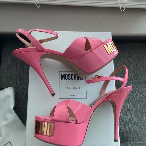 Moschino Logo Sole Platform Sandal (Women) 9US / 39EU - Picture 11 of 14
